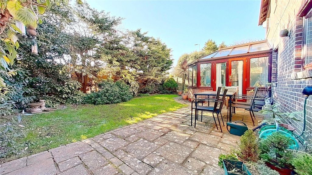 Property photo 3 of 18 Picture No. 06