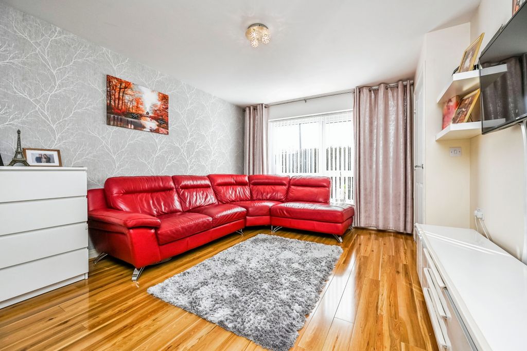 Property photo 3 of 17 Photography