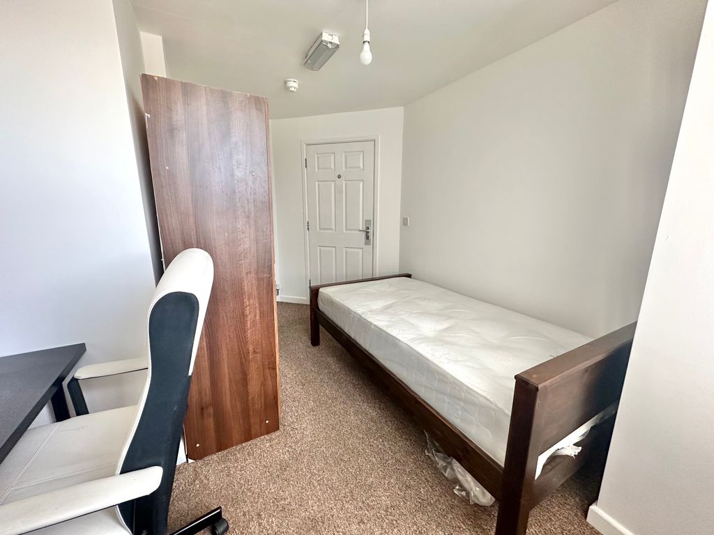 Property photo 3 of 6 Img_4458