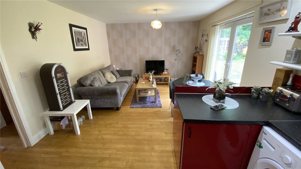 Property photo 2 of 8 Picture No. 05
