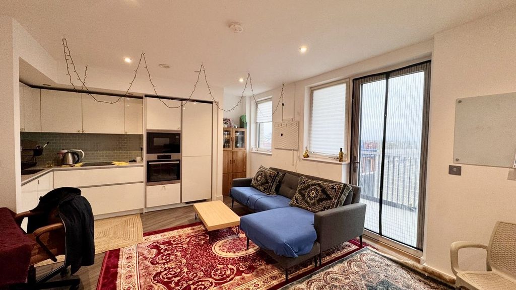 Property photo 3 of 8