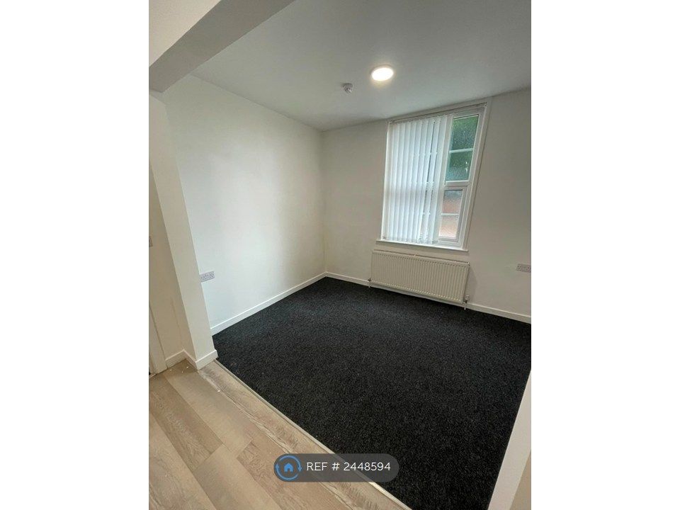 Property photo 3 of 8 Living Room