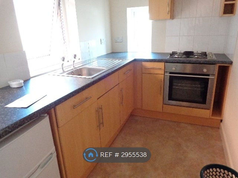 Property photo 1 of 10 Kitchen
