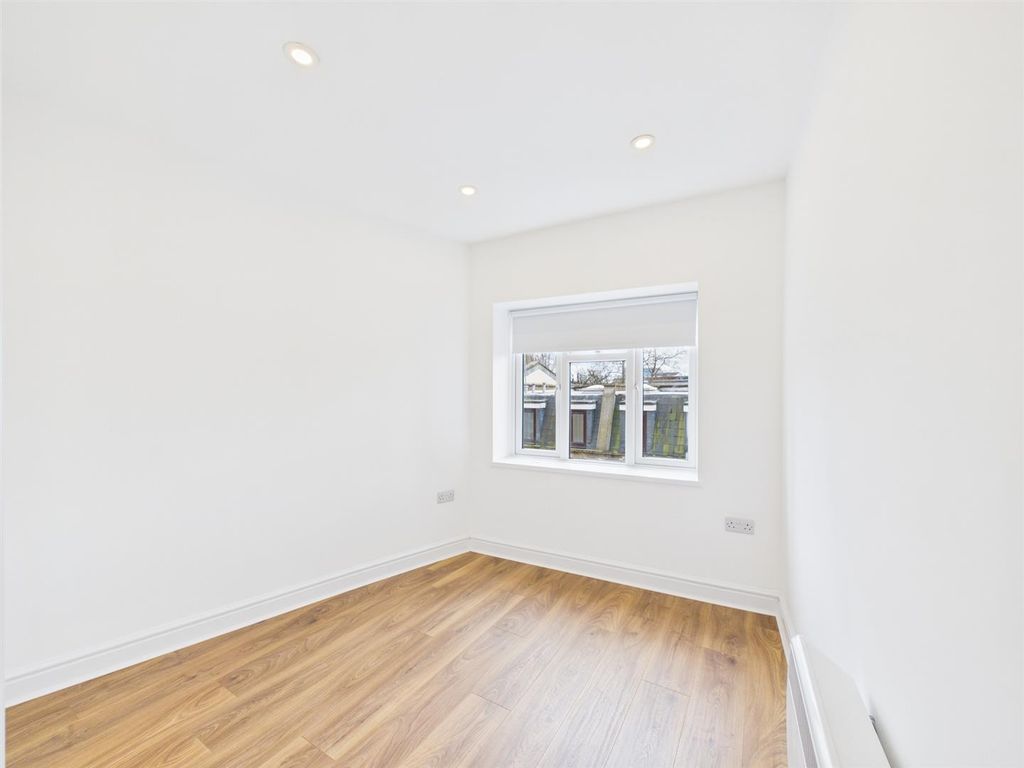 Property photo 3 of 3 Flat B - 140 Bedroom .Jpg