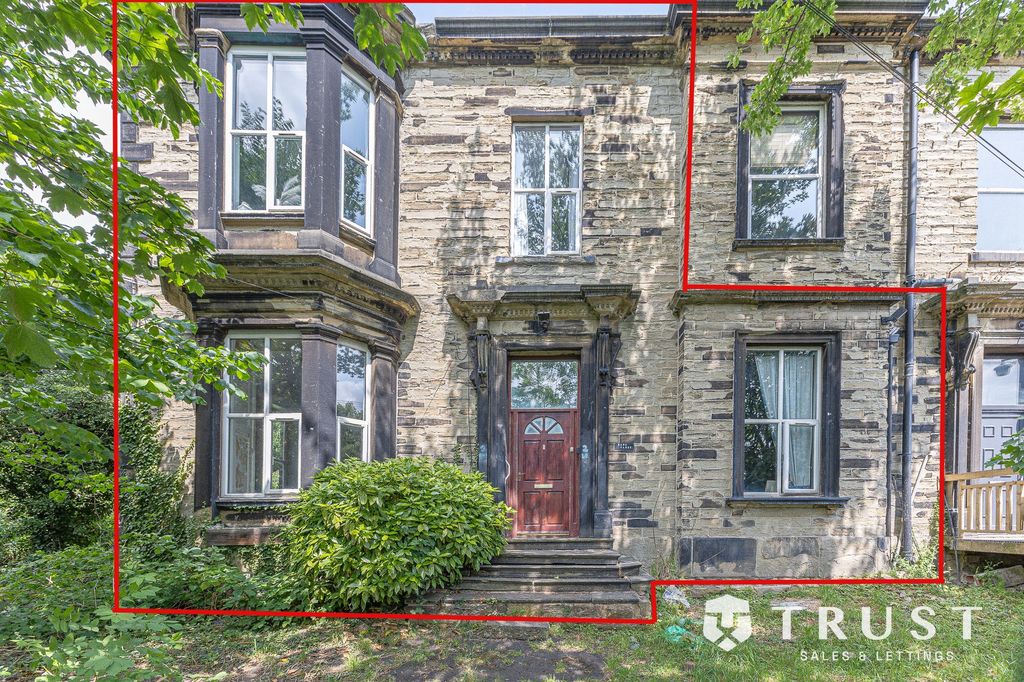 Property photo 2 of 33