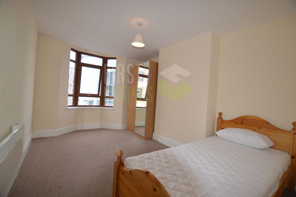 Property photo 3 of 5 Bedroom