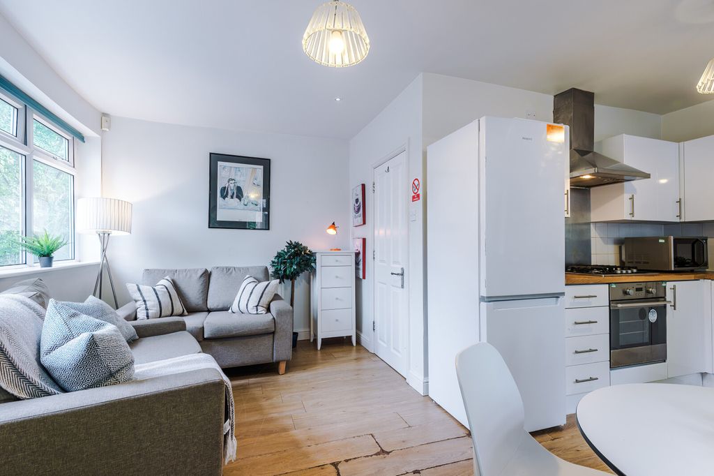 Property photo 2 of 16 Photo 1