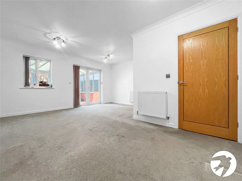 Property photo 2 of 17 Picture No. 05