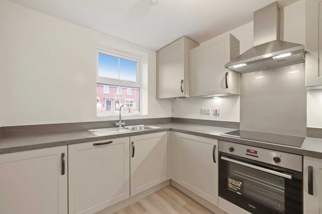 Property photo 2 of 15 Picture No. 04