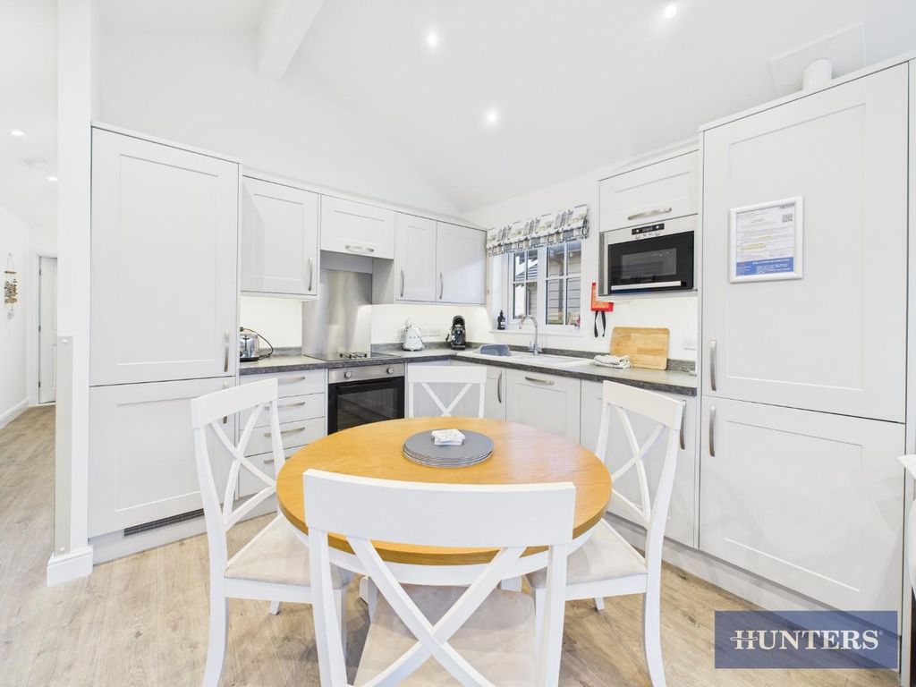 Property photo 3 of 26 Kitchen