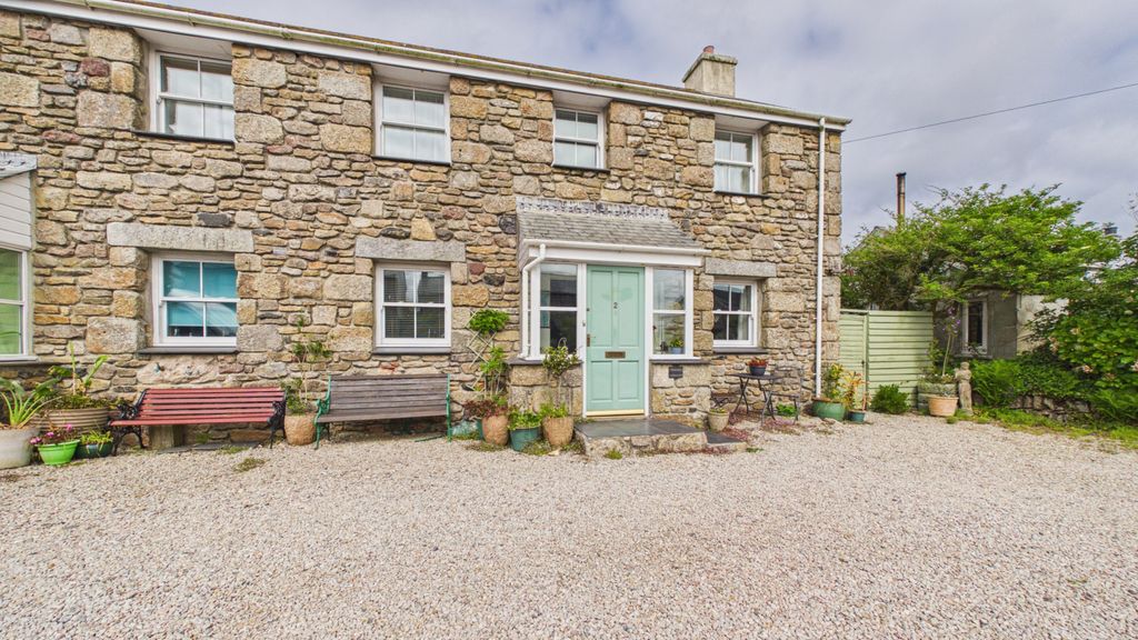 Property photo 1 of 13 4 Bedroom Semi Detached House For Sale
