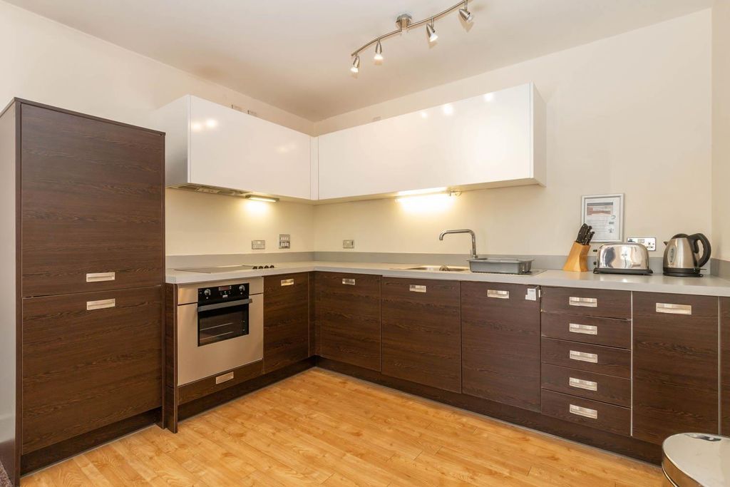 Property photo 3 of 10 Kitchen