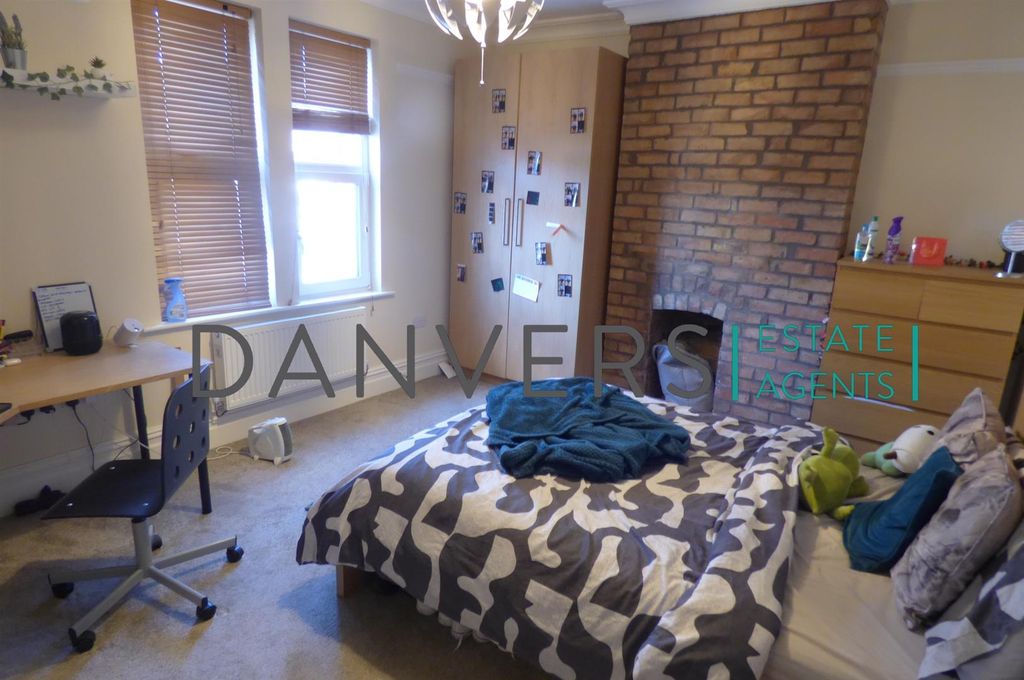 Property photo 3 of 6 P1050794.Jpg