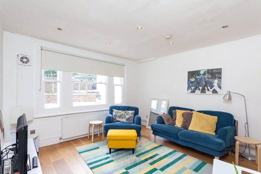 Property photo 2 of 20 Living Room