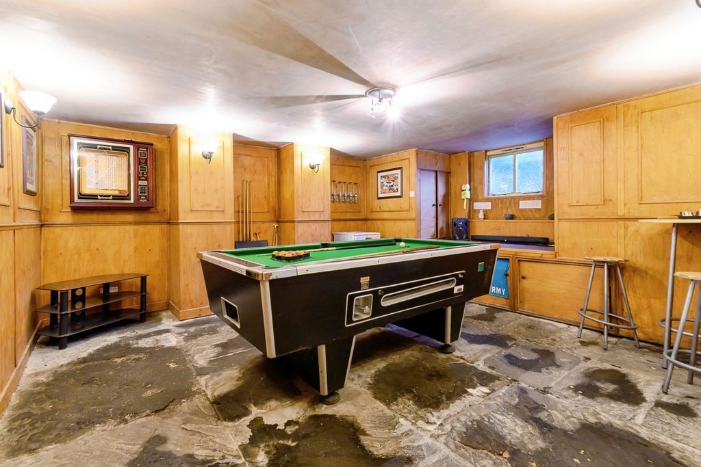 Property photo 2 of 20 Photo