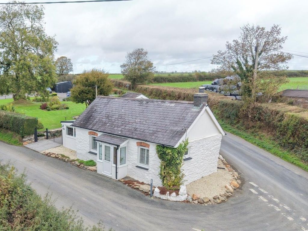Property photo 2 of 34