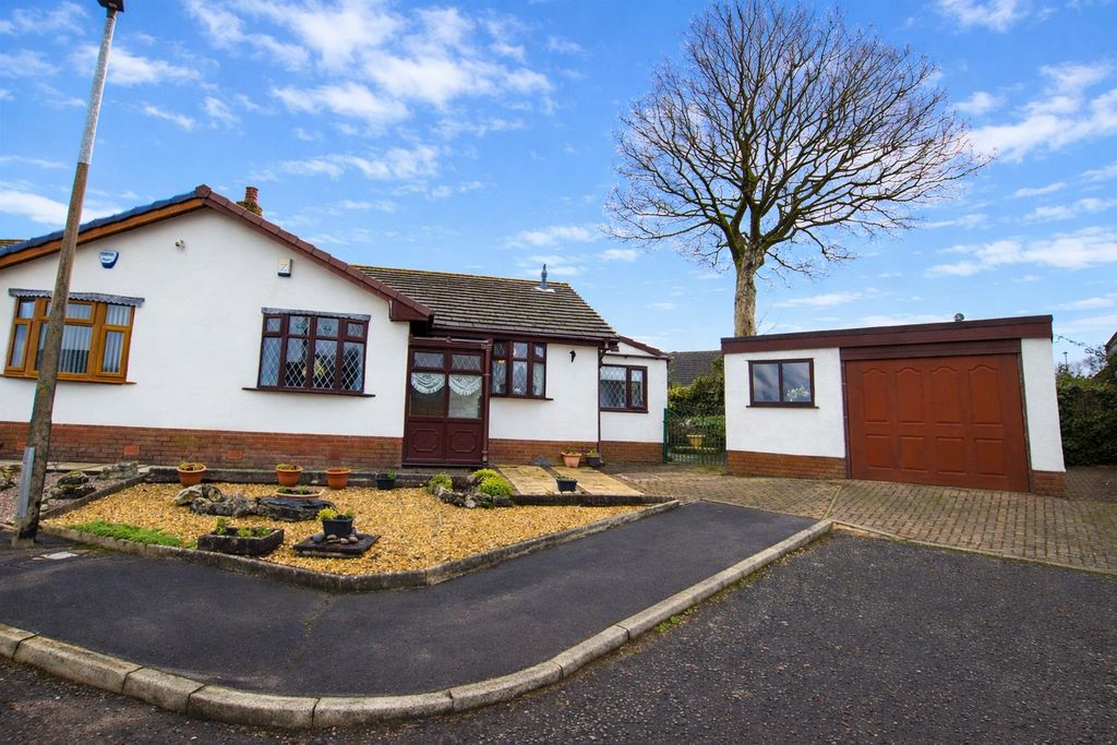 Property photo 2 of 9