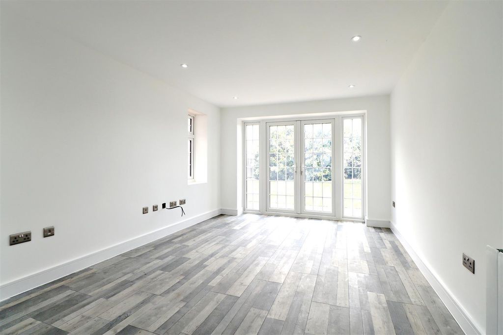 Property photo 3 of 9 Lounge 1.Jpg