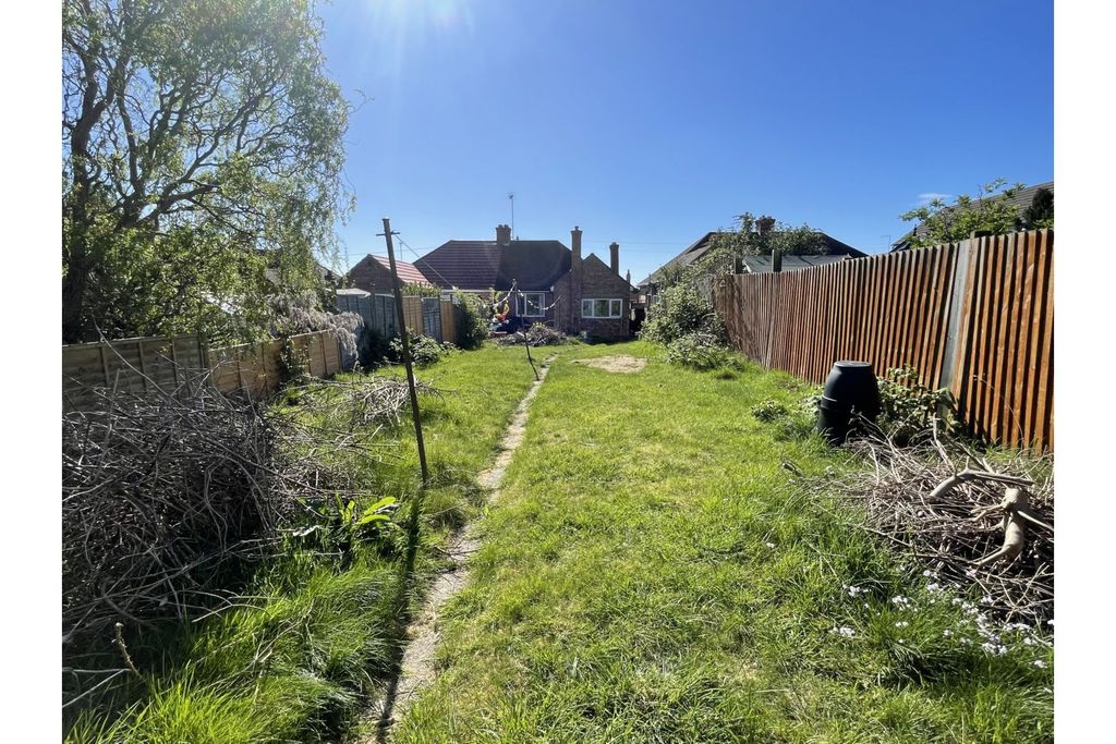 Property photo 3 of 20 Garden