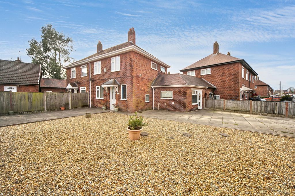 Property photo 1 of 21