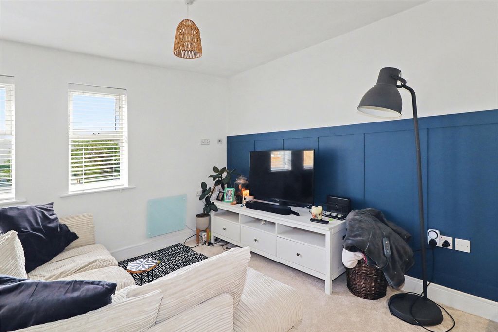 Property photo 3 of 12 Picture No. 33