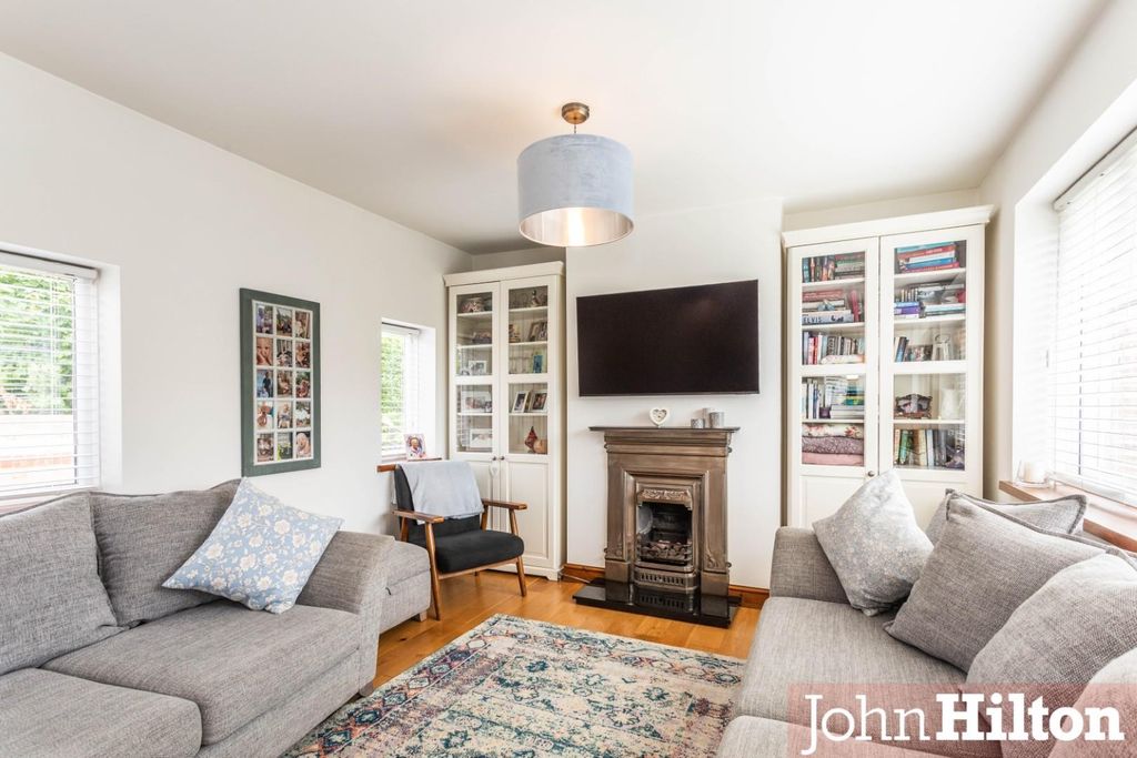 Property photo 3 of 23 Norwich Drive-30.Jpg