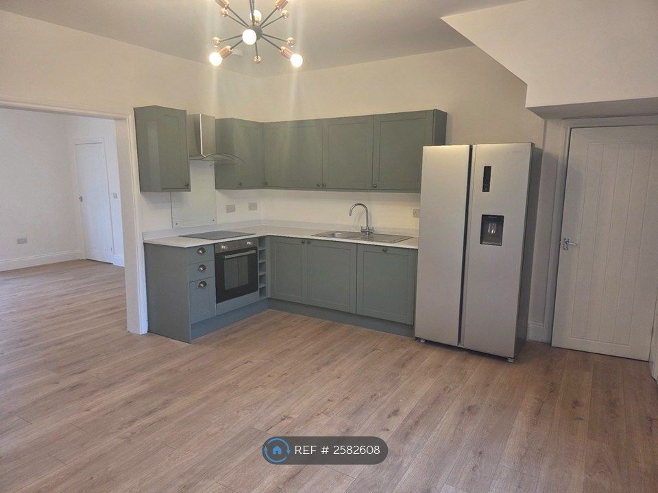 Property photo 1 of 21 Kitchen/Dining Room