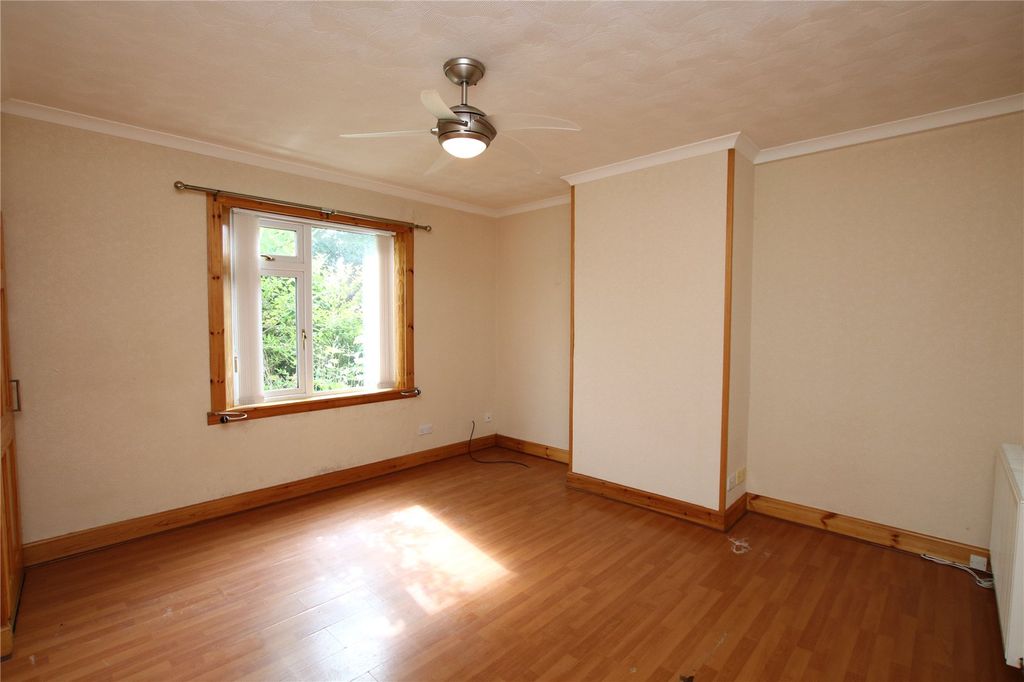 Property photo 3 of 20 Living Room