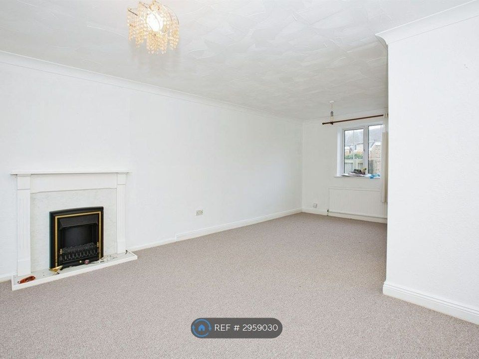 Property photo 3 of 12 Living Room