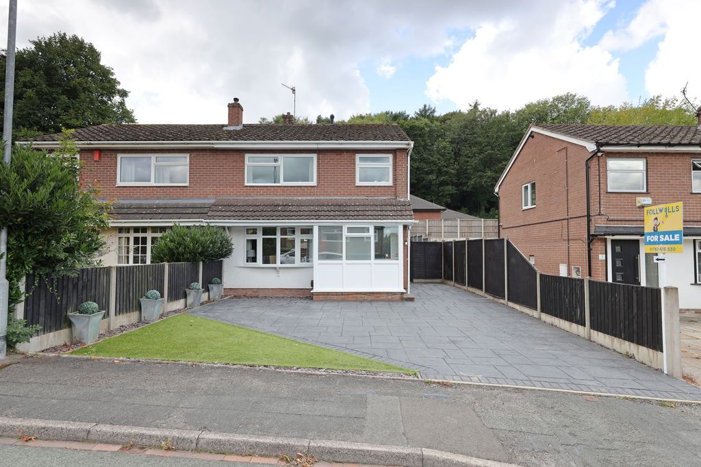 Property photo 1 of 28