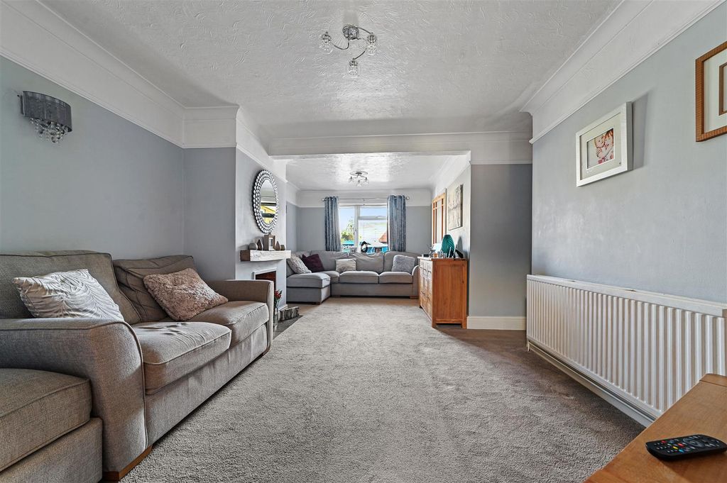 Property photo 2 of 13 Sitting Room