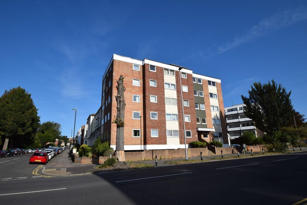 Property photo 1 of 8 Eversfield House - New.Jpg