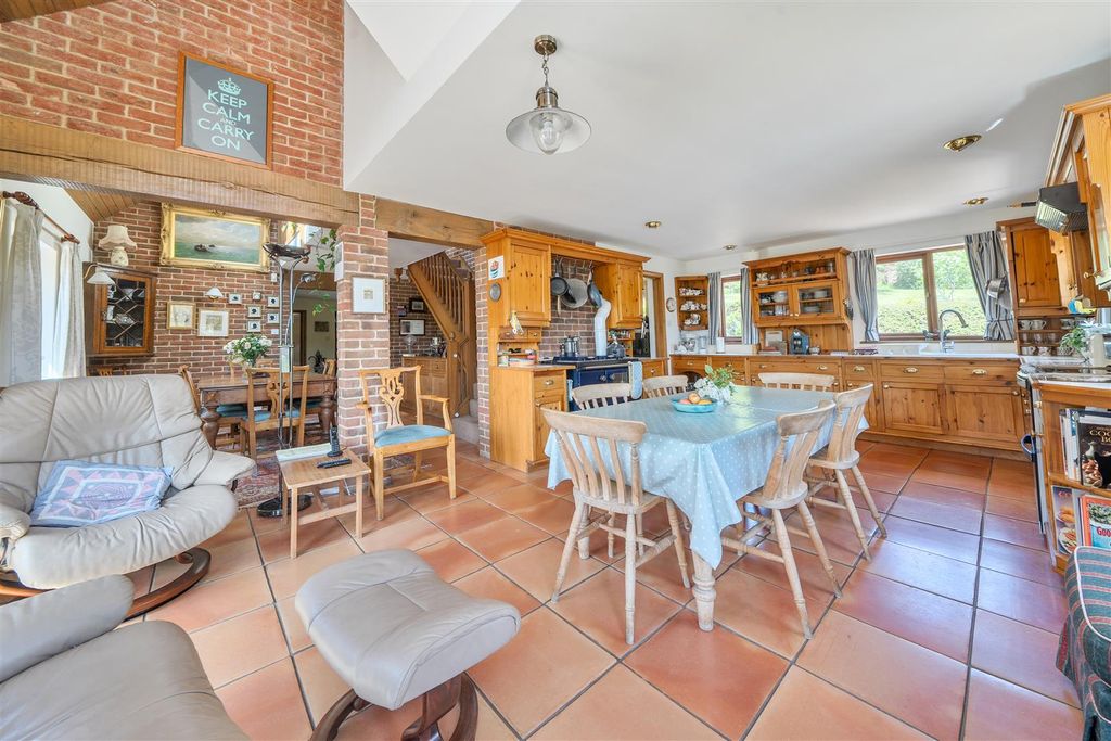 Property photo 3 of 21 Kitchen/Dining Room