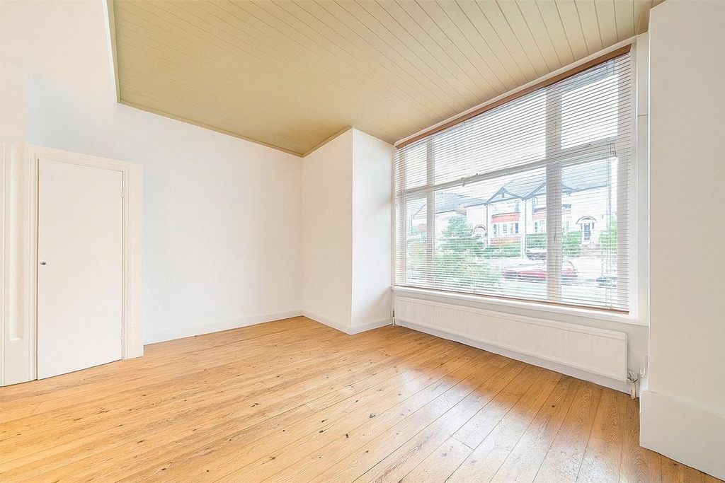 Property photo 2 of 11 Picture No. 30