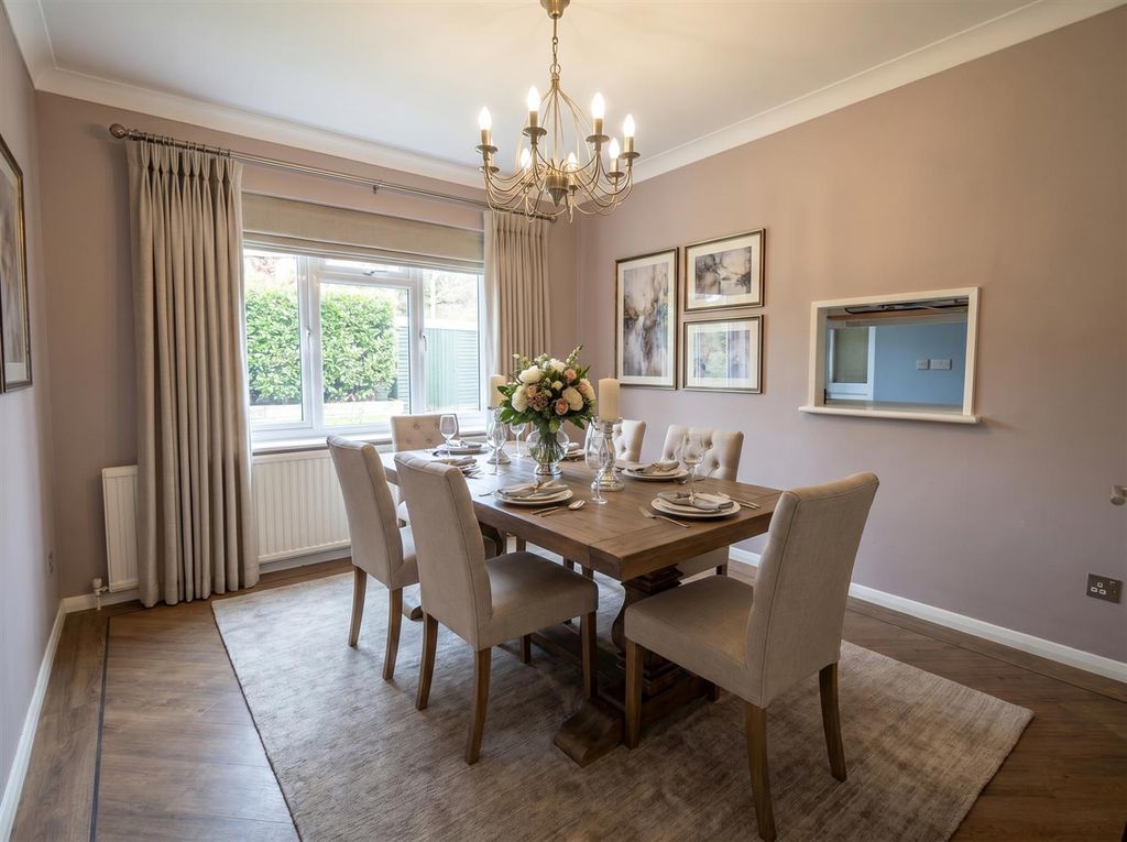 Property photo 3 of 16 Dining Room