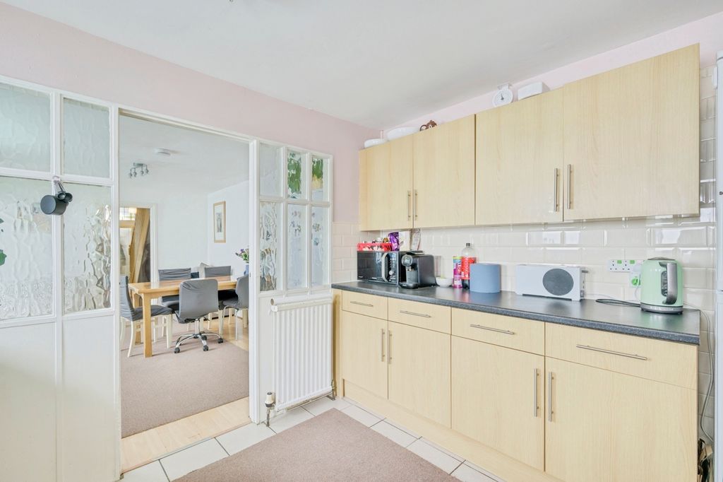 Property photo 3 of 17 Photo