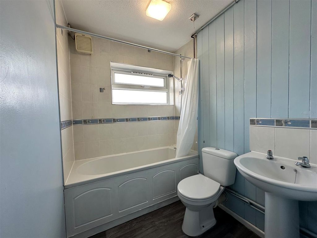 Property photo 2 of 7 975B21c9-8Ed3-4d10-A416-5c7Fc174A941.Jpg