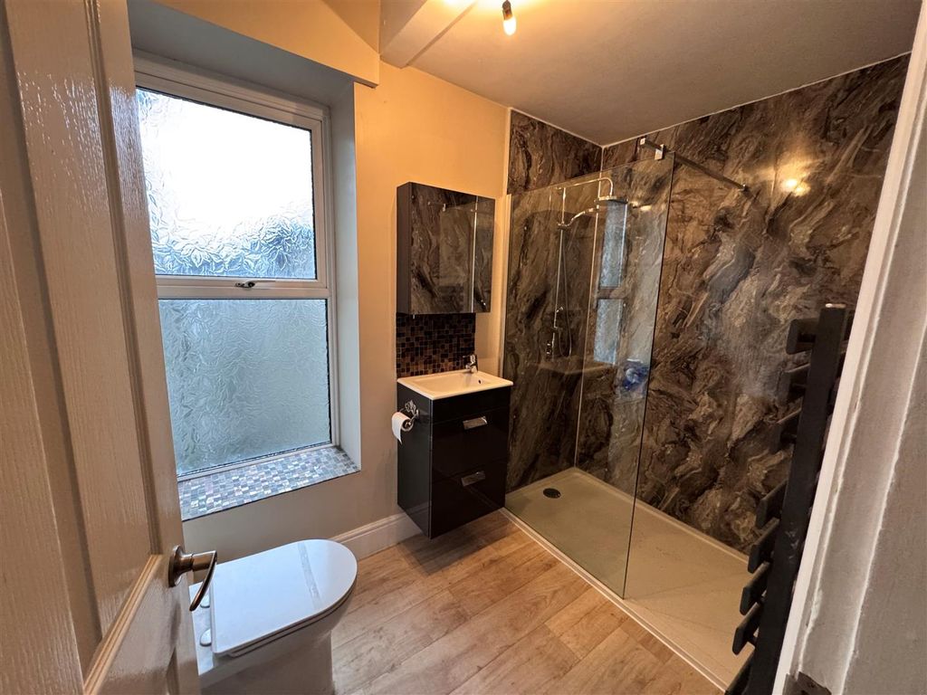 Property photo 2 of 5 Gr Fl Shower Room.Jpg