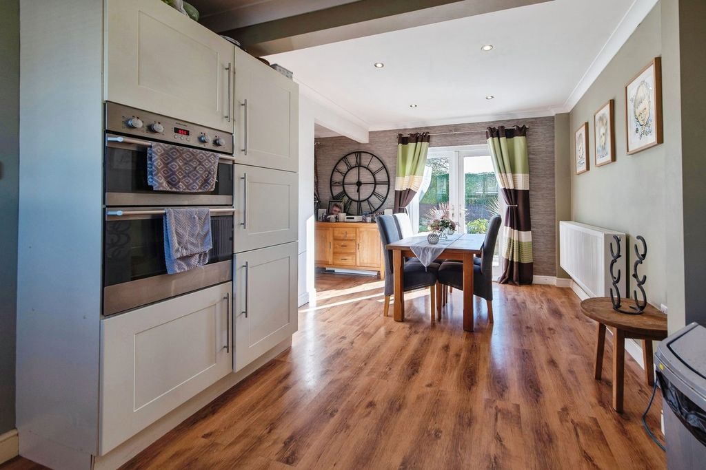 Property photo 2 of 26