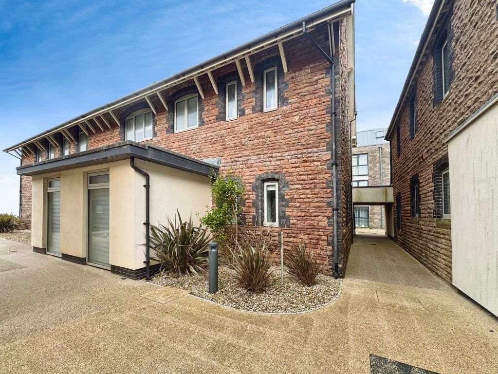 Property photo 2 of 18