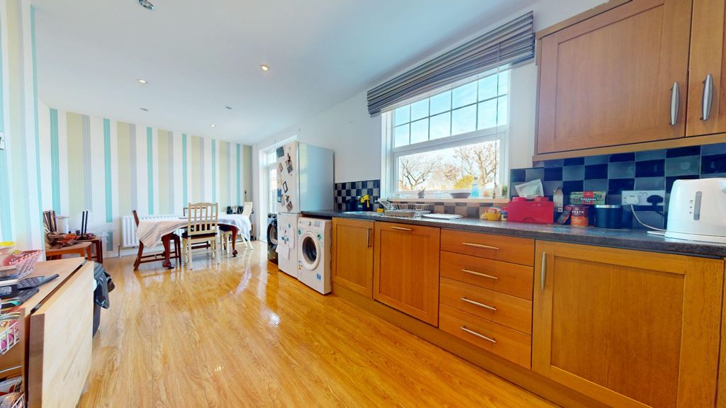 Property photo 2 of 19 5068493