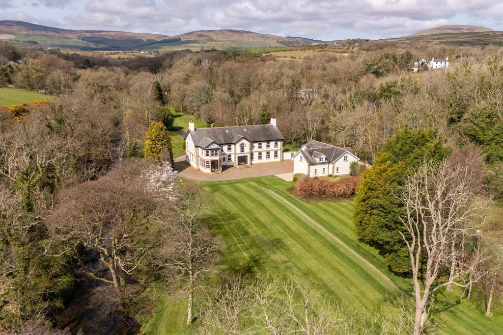 Property photo 3 of 91