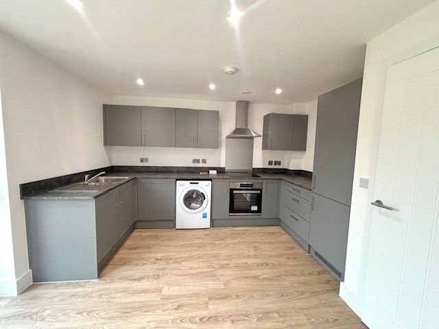 Property photo 3 of 11 Kitchen