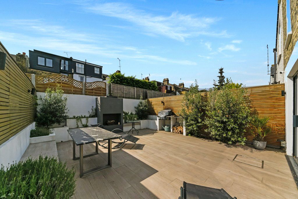 Property photo 2 of 10 Picture No. 12