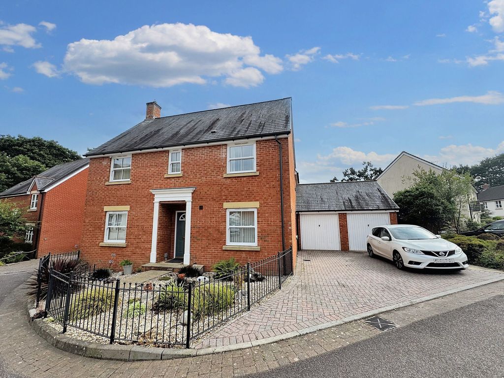 Property photo 1 of 28