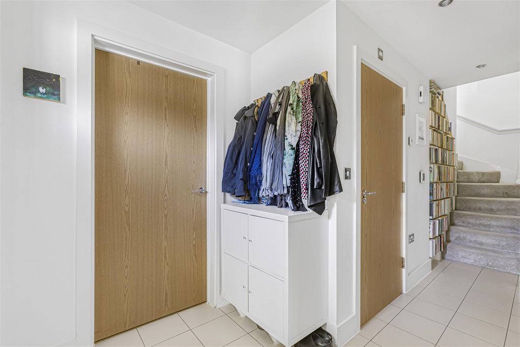 Additional image 9 of 3 bed semi-detached house for saleWillis Grove, Balls Park, Hertford SG13
