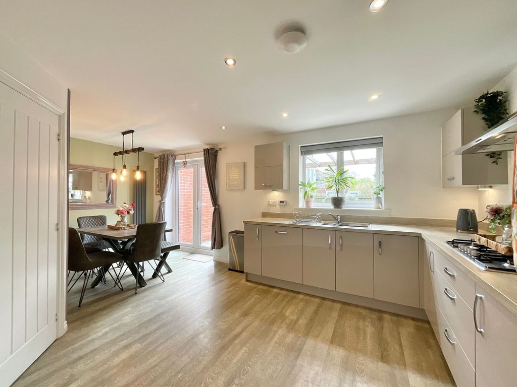 Property photo 3 of 26