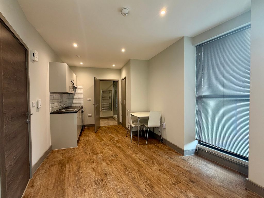 Property photo 1 of 13 Bedroom