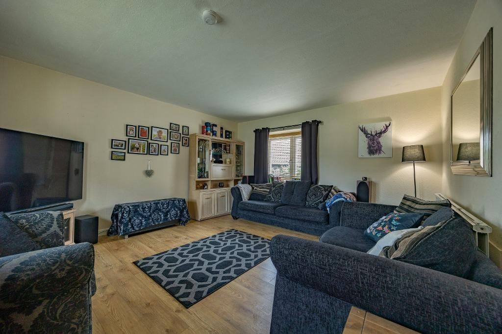 Property photo 2 of 27
