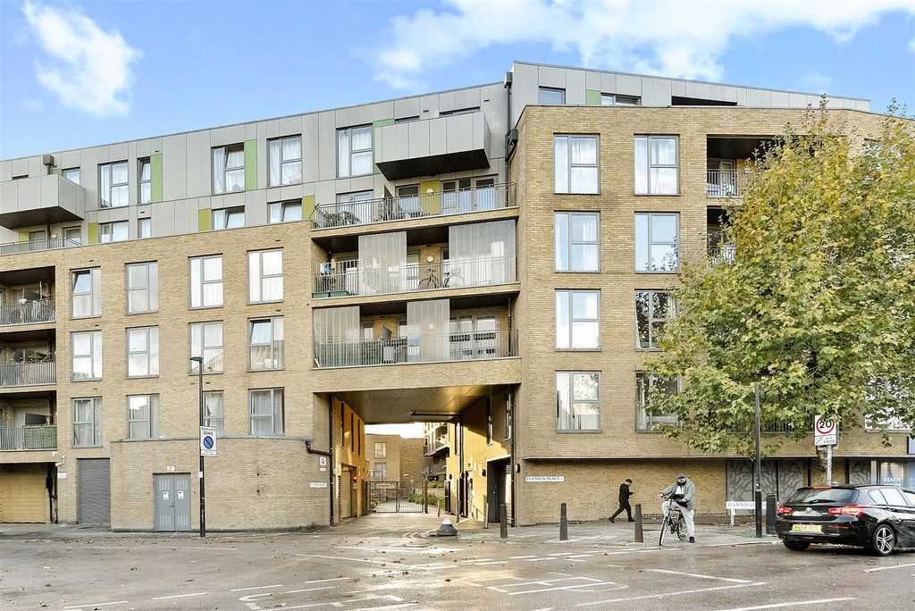 Property photo 1 of 13 Chesworth Court